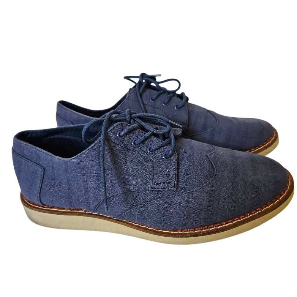 TOMS mens navy blue oxford shoes, canvas, casual. Size 8.